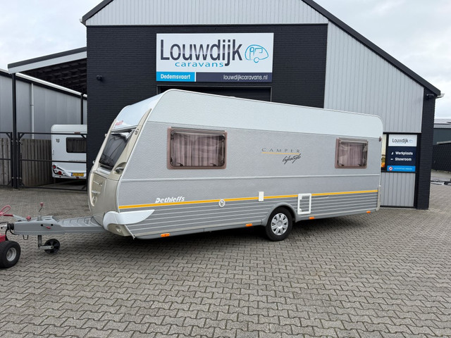 Foto 8 van DETHLEFFS Camper 510 V ’06 (Enkele Bedden, Rondzit)