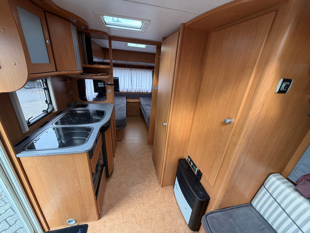 Foto 7 van DETHLEFFS Camper 510 V ’06 (Enkele Bedden, Rondzit)