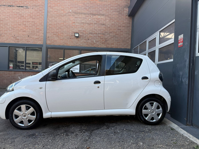 Foto 2 van Toyota Aygo 1.0-12V Now