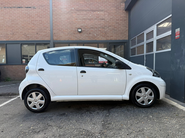 Foto 4 van Toyota Aygo 1.0-12V Now