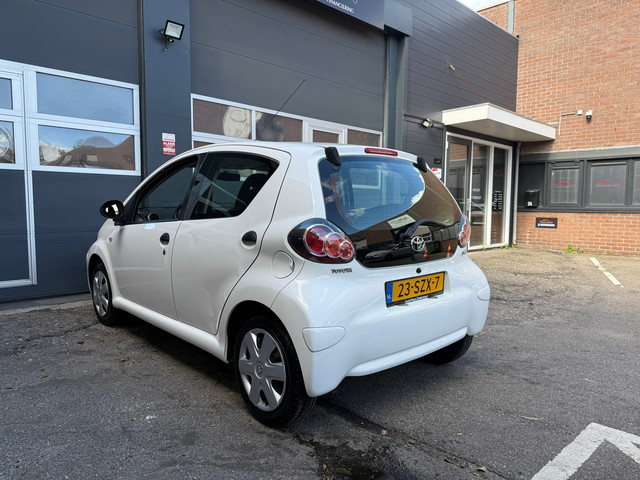 Foto 6 van Toyota Aygo 1.0-12V Now