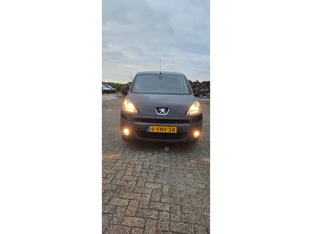 Foto 3 van Peugeot Partner 120 1.6 HDI L1 XT Profit + Airco Nap