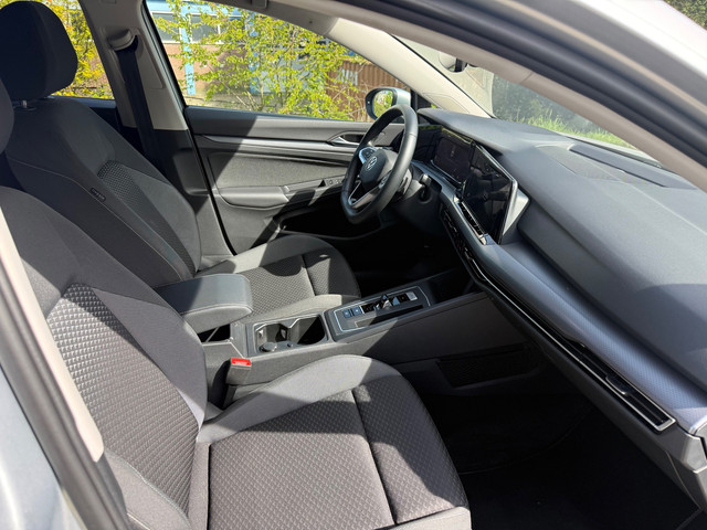 Foto 9 van Volkswagen GOLF 1.5 eTSI Business_150 PK_CAMERA_CarPLAY_NETTE_AUTO_