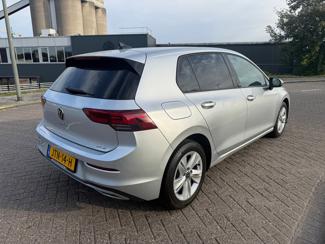 Foto 6 van Volkswagen GOLF 1.5 eTSI Business_150 PK_CAMERA_CarPLAY_NETTE_AUTO_