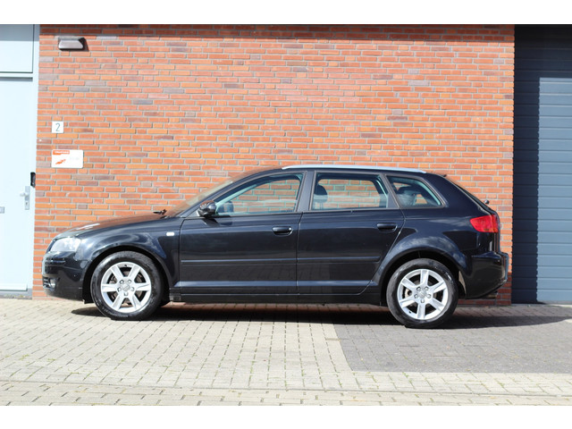 Foto 4 van Audi A3 Sportback 1.6 | 5 deurs | NAP