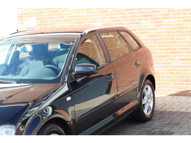 Foto 7 van Audi A3 Sportback 1.6 | 5 deurs | NAP