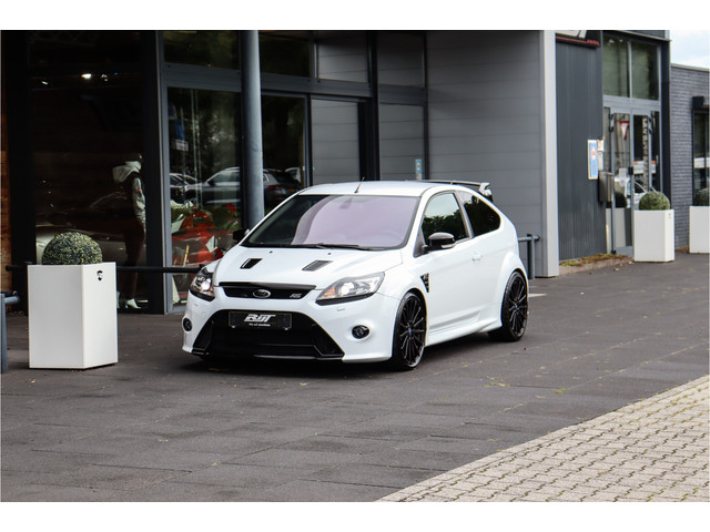 Foto 9 van Ford Focus 2.5 RS **collectors item/Milltek/Mountune/Carbon/Recaro**