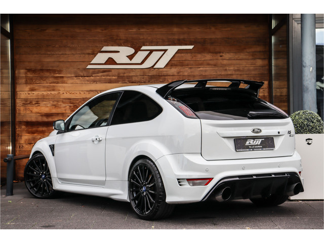 Foto 3 van Ford Focus 2.5 RS **collectors item/Milltek/Mountune/Carbon/Recaro**