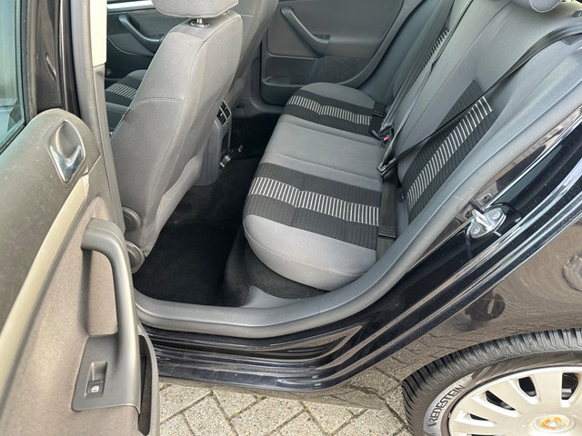 Foto 9 van Volkswagen Golf 1.4 TSI Optive 5 deur NL auto.....