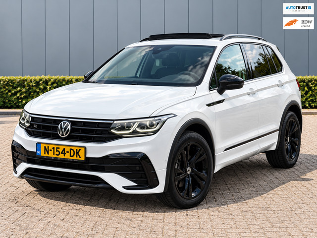 Foto 2 van Volkswagen Tiguan 1.5 TSI R-Line Pano/Sfeer/Keyless/Blindspot nieuwstaat!