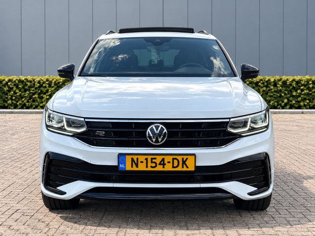 Foto 3 van Volkswagen Tiguan 1.5 TSI R-Line Pano/Sfeer/Keyless/Blindspot nieuwstaat!