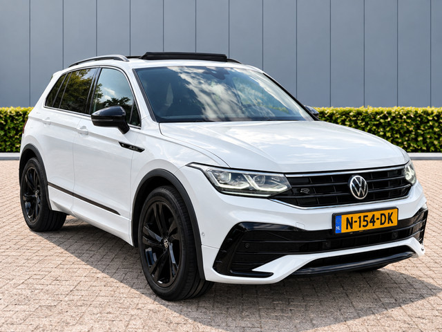 Foto 4 van Volkswagen Tiguan 1.5 TSI R-Line Pano/Sfeer/Keyless/Blindspot nieuwstaat!
