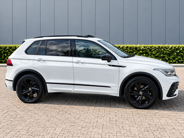 Foto 5 van Volkswagen Tiguan 1.5 TSI R-Line Pano/Sfeer/Keyless/Blindspot nieuwstaat!