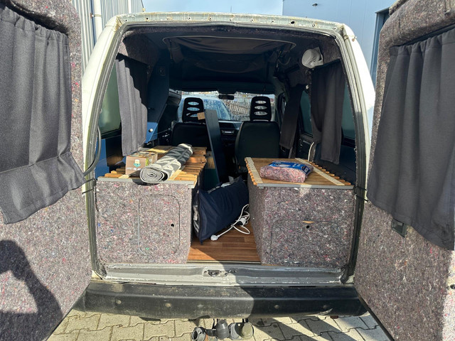 Foto 3 van Peugeot EXPERT Camper Lage Wegenbelasting