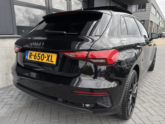 Foto 2 van Audi A3 Sportback 35 TFSI Black Ed. Leer Pano CarPlay