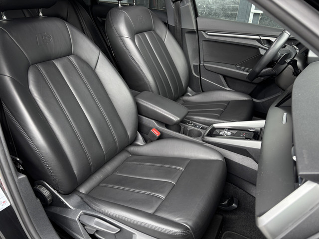 Foto 4 van Audi A3 Sportback 35 TFSI Black Ed. Leer Pano CarPlay