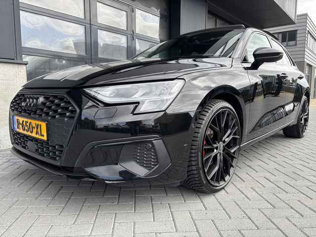 Foto 9 van Audi A3 Sportback 35 TFSI Black Ed. Leer Pano CarPlay