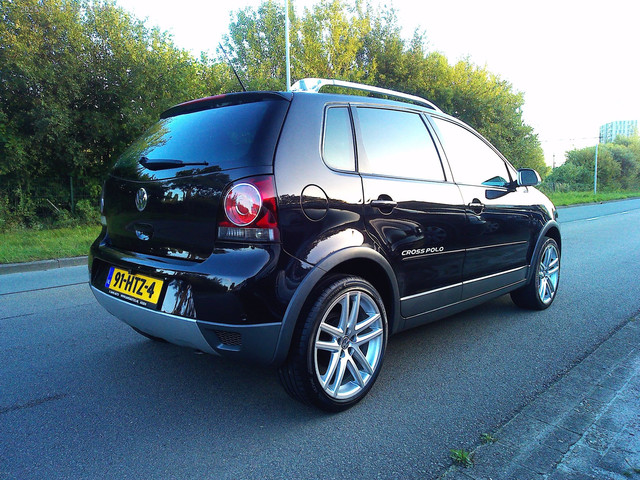 Foto 9 van Volkswagen Polo 1.4-16V Cross(Automaat+NAVI )