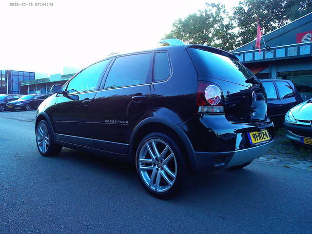 Foto 8 van Volkswagen Polo 1.4-16V Cross(Automaat+NAVI )