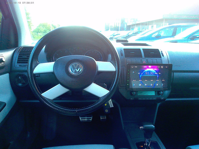 Foto 4 van Volkswagen Polo 1.4-16V Cross(Automaat+NAVI )