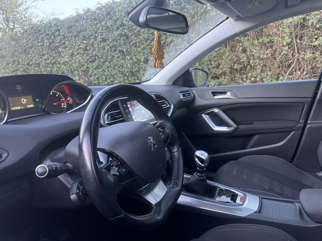 Foto 7 van Peugeot 308 1.6 HDI PREMIÉ PANO XENON 6BAK SENS 2016