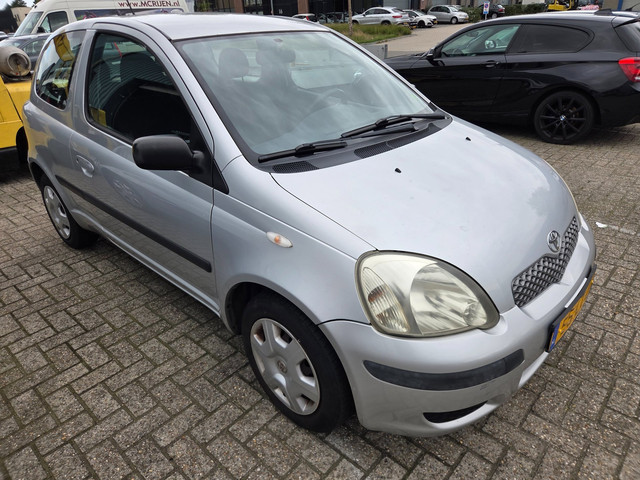 Foto 5 van Toyota Yaris 1.3 VVT-i Terra rijdt prima