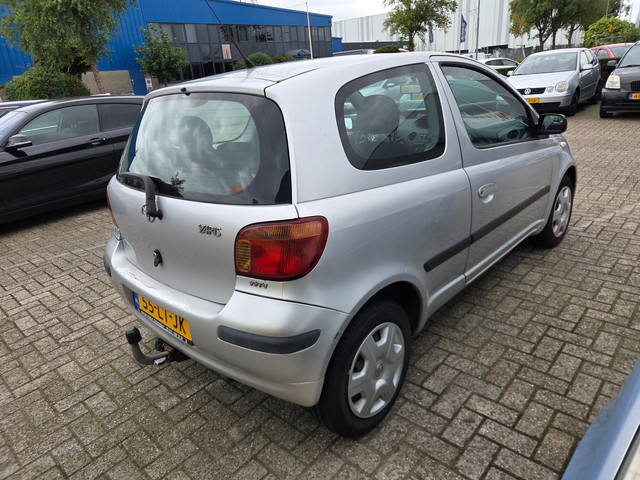Foto 9 van Toyota Yaris 1.3 VVT-i Terra rijdt prima