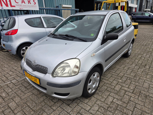Foto 2 van Toyota Yaris 1.3 VVT-i Terra rijdt prima