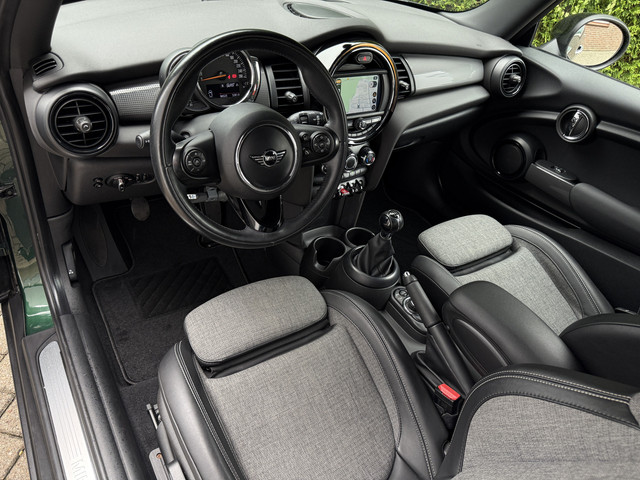 Foto 6 van MINI 3-deurs Cooper 1.5 136pk Business-Pack l AIRCO l FULL-LED l NAVI l PDC l SPORT-STOELEN l 96.000