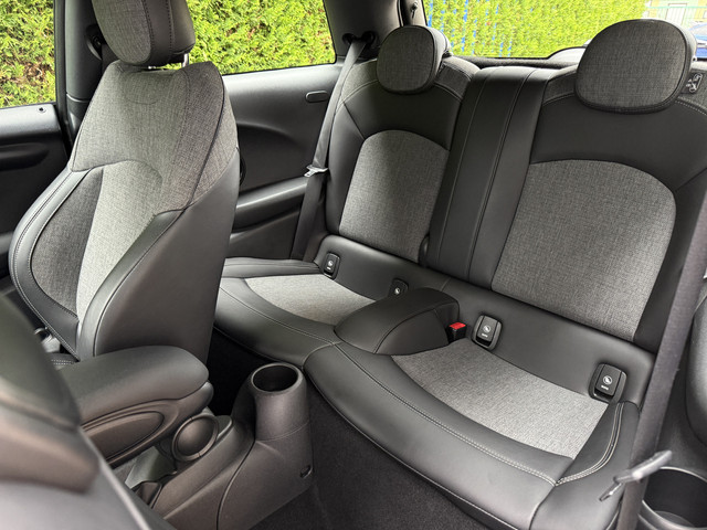 Foto 3 van MINI 3-deurs Cooper 1.5 136pk Business-Pack l AIRCO l FULL-LED l NAVI l PDC l SPORT-STOELEN l 96.000