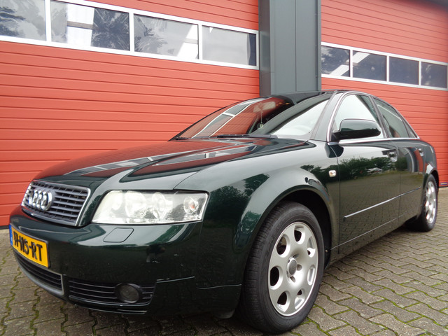 Foto 9 van Audi A4 Limousine 2.4 170PK Clima Cruise 6-BAK LMV Trekhaak NL-Auto