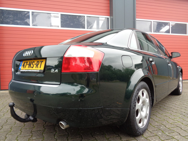 Foto 8 van Audi A4 Limousine 2.4 170PK Clima Cruise 6-BAK LMV Trekhaak NL-Auto
