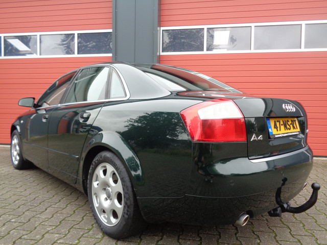 Foto 7 van Audi A4 Limousine 2.4 170PK Clima Cruise 6-BAK LMV Trekhaak NL-Auto