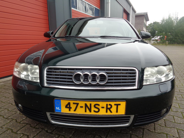 Foto 6 van Audi A4 Limousine 2.4 170PK Clima Cruise 6-BAK LMV Trekhaak NL-Auto