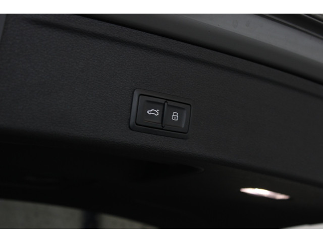 Foto 7 van Audi A4 Avant 2.0 TFSI MHEV S-Line Black Edition Pano | Standkachel | Keyless | Trekhaak | Virtual C