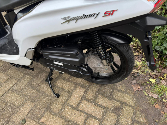 Foto 4 van SYM Symphony ST 45km E5 Scooter WHITE BETAAL met in3