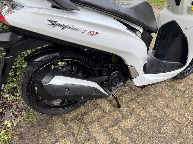 Foto 9 van SYM Symphony ST 45km E5 Scooter WHITE BETAAL met in3