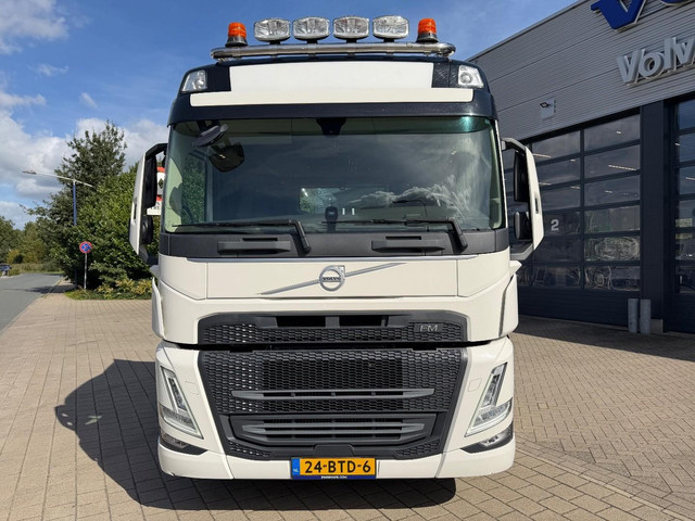 Foto 10 van Volvo FM 460 4X2 GLOBETROTTER DYNAMIC STEERING / ALCOA DURA BRIGHT / KOELKAST / AIRCO / STANDKACHEL