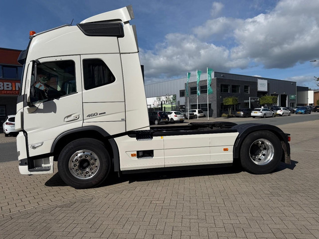 Foto 9 van Volvo FM 460 4X2 GLOBETROTTER DYNAMIC STEERING / ALCOA DURA BRIGHT / KOELKAST / AIRCO / STANDKACHEL