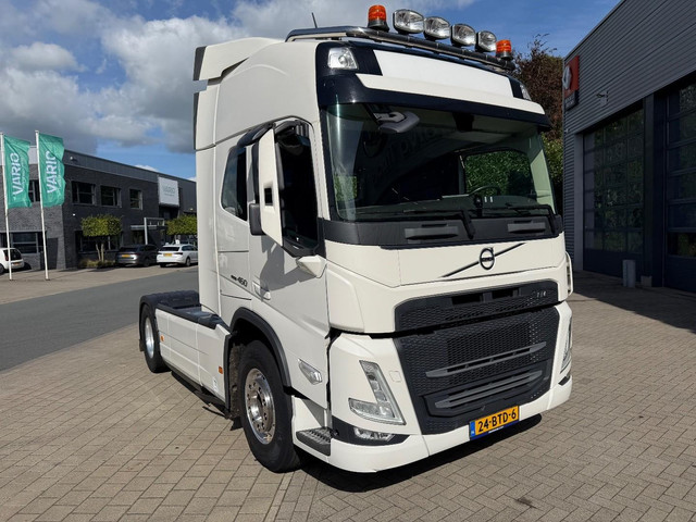 Foto 7 van Volvo FM 460 4X2 GLOBETROTTER DYNAMIC STEERING / ALCOA DURA BRIGHT / KOELKAST / AIRCO / STANDKACHEL
