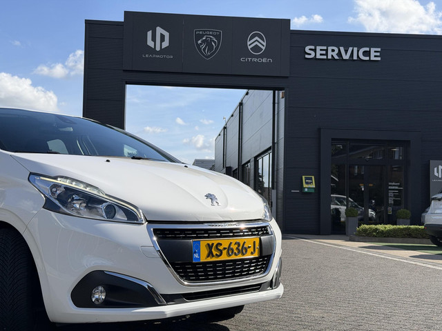 Foto 4 van Peugeot 208 Allure 1.2 PureTech 82PK Trekhaak, Navigatie, Parkeersensoren Achter, Climate Control, C