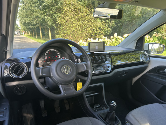 Foto 6 van Volkswagen up! 1.0 move up! BlueMotion | NAVI | Cruise Control | PDC |