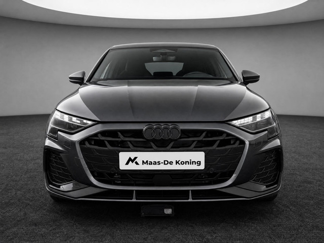 Foto 2 van Audi A3 Sportback 40 TFSI e S edition 204 PK · Glazen panoramadak · SONOS premium 3D · Lichtpakket p