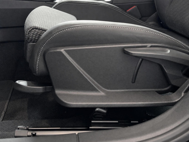 Foto 10 van Audi A3 Sportback 40 TFSI e S edition 204 PK · Glazen panoramadak · SONOS premium 3D · Lichtpakket p