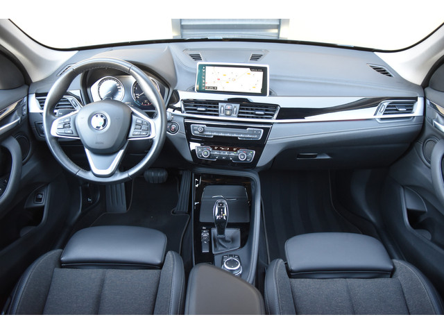 Foto 2 van BMW X1 sDrive20i High Executive * Sportstoelen * Trekhaak * Lichtpakket * LED * Facelift *