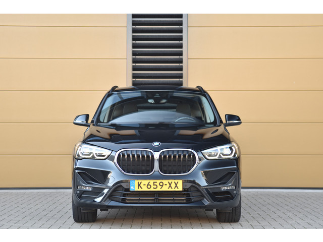 Foto 4 van BMW X1 sDrive20i High Executive * Sportstoelen * Trekhaak * Lichtpakket * LED * Facelift *