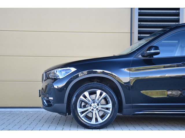 Foto 6 van BMW X1 sDrive20i High Executive * Sportstoelen * Trekhaak * Lichtpakket * LED * Facelift *