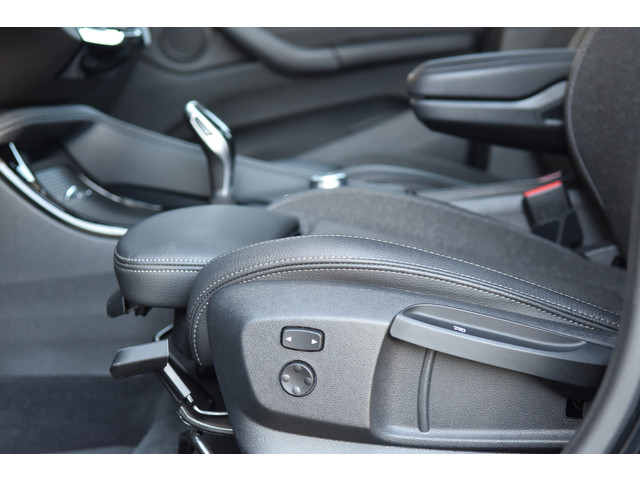Foto 9 van BMW X1 sDrive20i High Executive * Sportstoelen * Trekhaak * Lichtpakket * LED * Facelift *