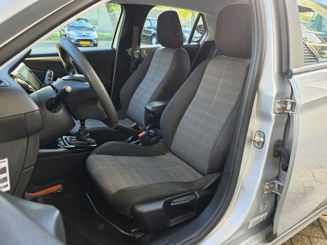 Foto 10 van Opel Corsa 1.2 Edition Dealer Onderhouden Carplay Navi