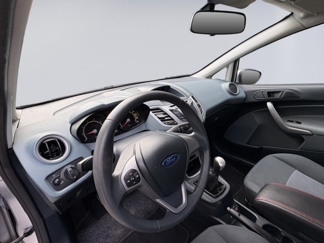 Foto 10 van FORD FIESTA 1.25 LIMITED